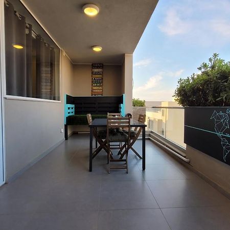 Apartmán Stylish - Modern - Large Terrace - 2 Bed - 200 M From Sea - Fully Air Con St. Paul's Bay Exteriér fotografie
