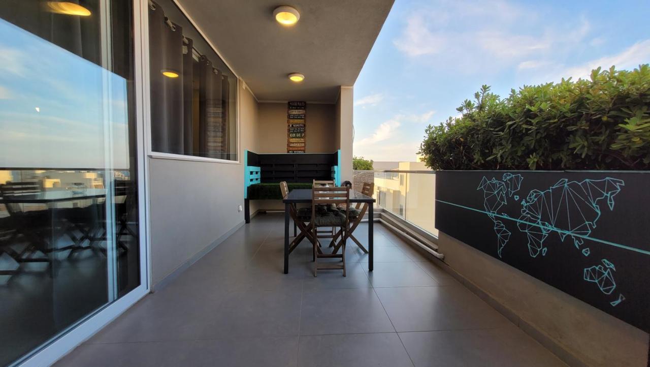 Apartmán Stylish - Modern - Large Terrace - 2 Bed - 200 M From Sea - Fully Air Con St. Paul's Bay Exteriér fotografie