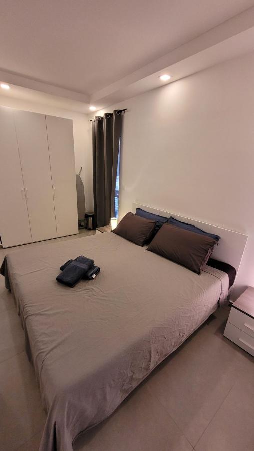 Apartmán Stylish - Modern - Large Terrace - 2 Bed - 200 M From Sea - Fully Air Con St. Paul's Bay Exteriér fotografie