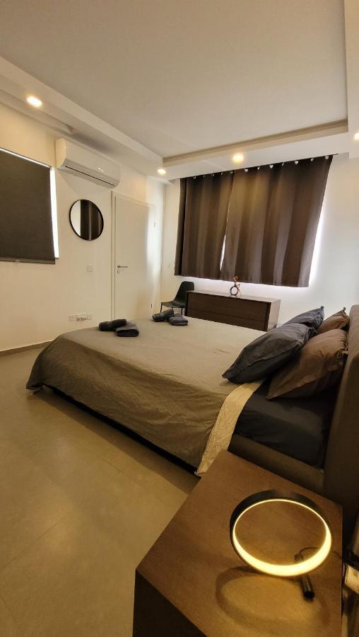 Apartmán Stylish - Modern - Large Terrace - 2 Bed - 200 M From Sea - Fully Air Con St. Paul's Bay Exteriér fotografie