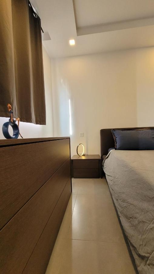 Apartmán Stylish - Modern - Large Terrace - 2 Bed - 200 M From Sea - Fully Air Con St. Paul's Bay Exteriér fotografie