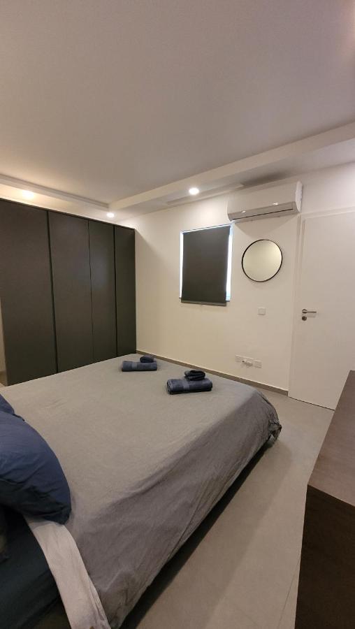 Apartmán Stylish - Modern - Large Terrace - 2 Bed - 200 M From Sea - Fully Air Con St. Paul's Bay Exteriér fotografie